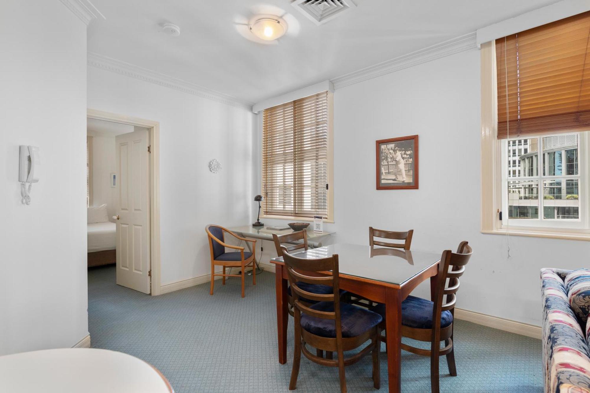 Rothbury Hotel Brisbane Bagian luar foto