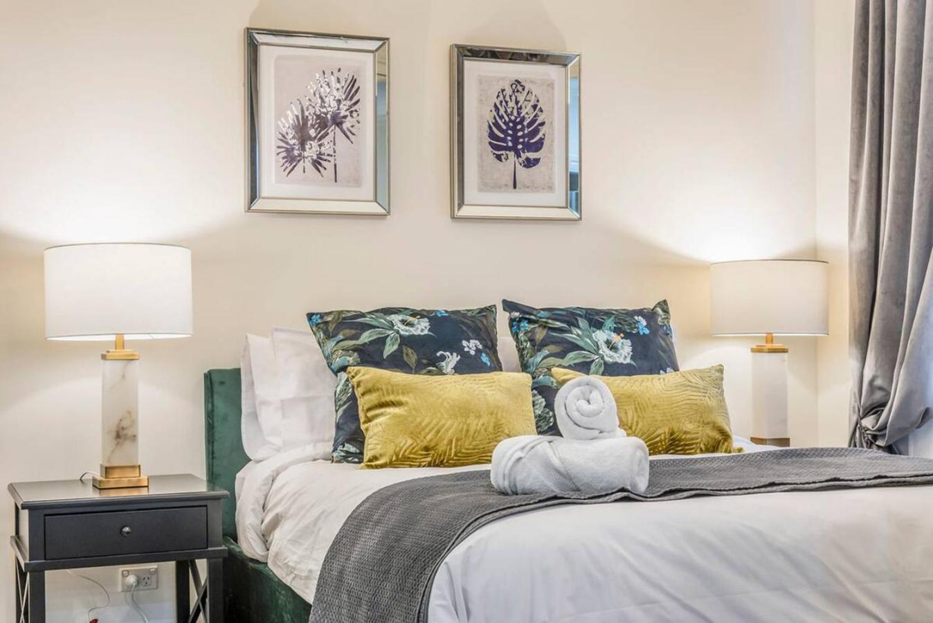 Rothbury Hotel Brisbane Bagian luar foto